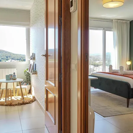 فيلة Riera By Hello Homes